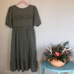 💋LIKE NEW💋 Sage green prairie dress with lace